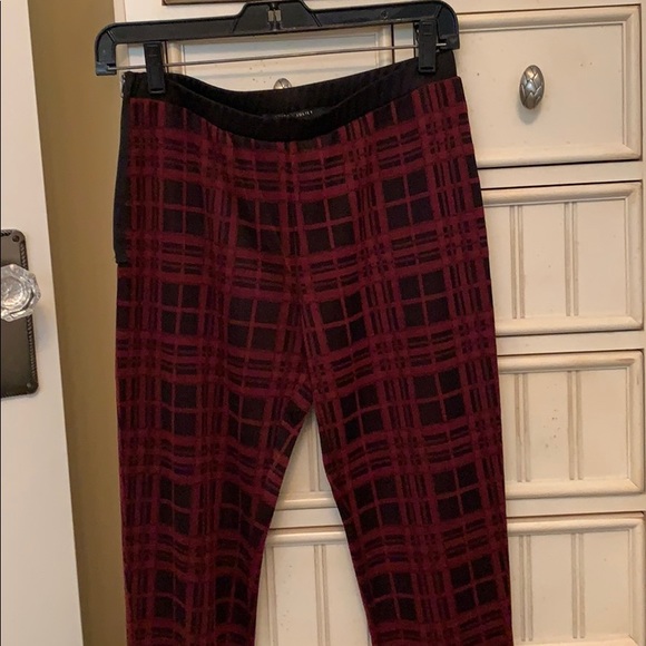Romeo and Juliet Couture red/black plaid leggings - Picture 5 of 6